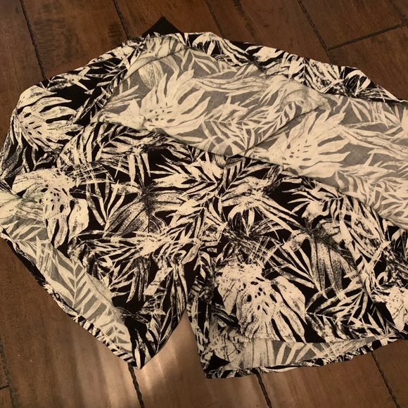 Printed Skorts - Picture 2 of 4